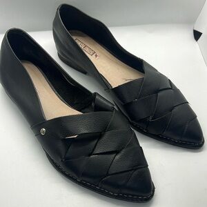 Pikolonos black leather flats